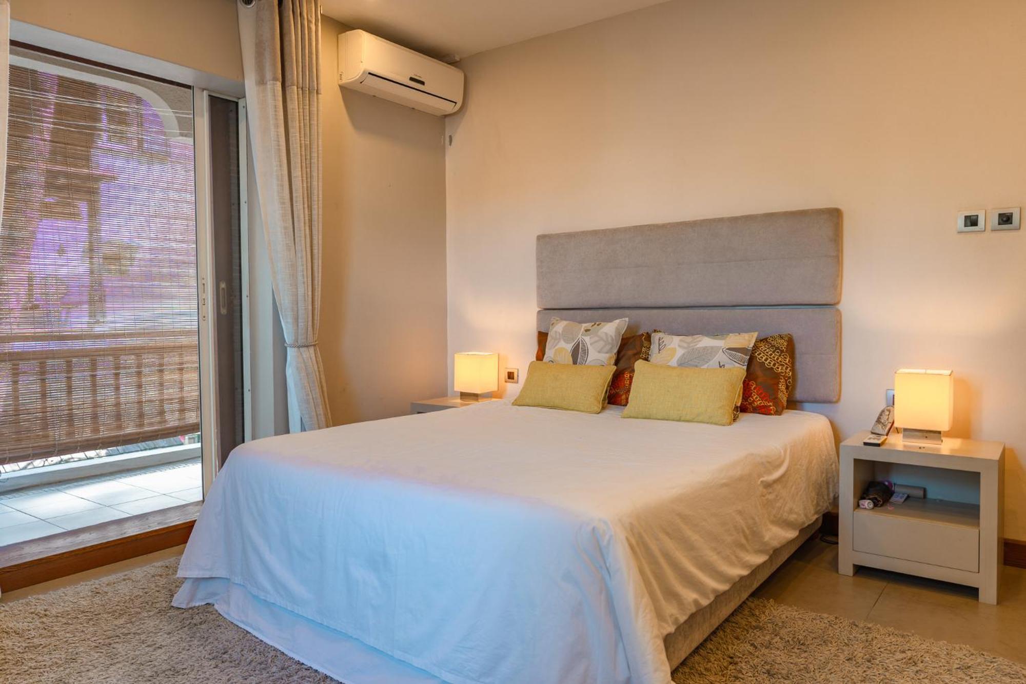 Beachfront Luxurious Stunning Sunset Boulevard Apartment, グランベ エクステリア 写真